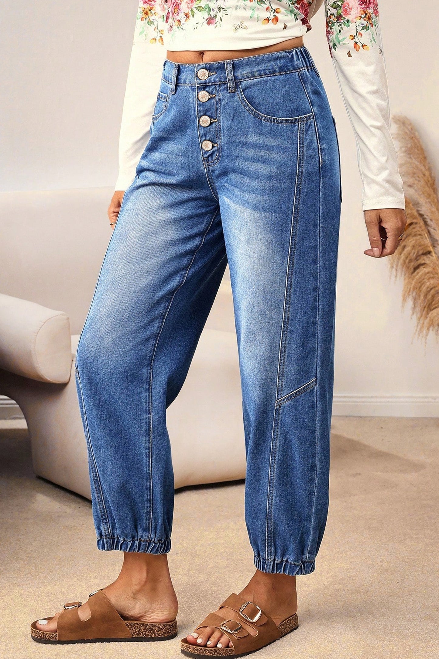 4 Buttons Front Tapered Casual Loose Fit Jeans