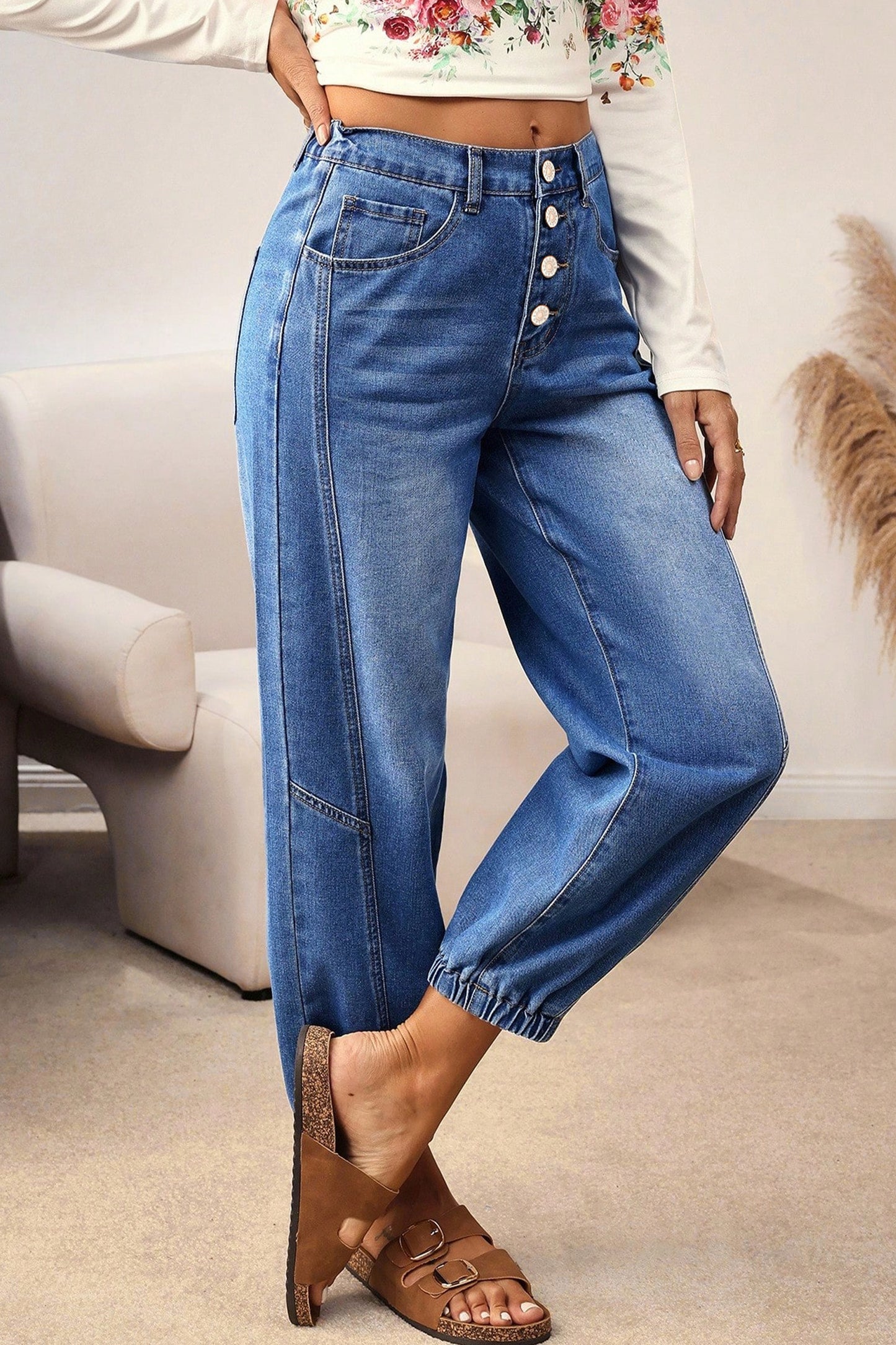 4 Buttons Front Tapered Casual Loose Fit Jeans